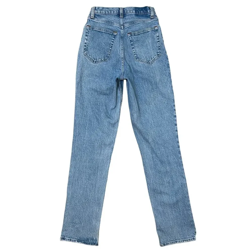 Abercrombie Curve Love Ultra High Rise 90's Straight Jeans Medium Wash Size 26L